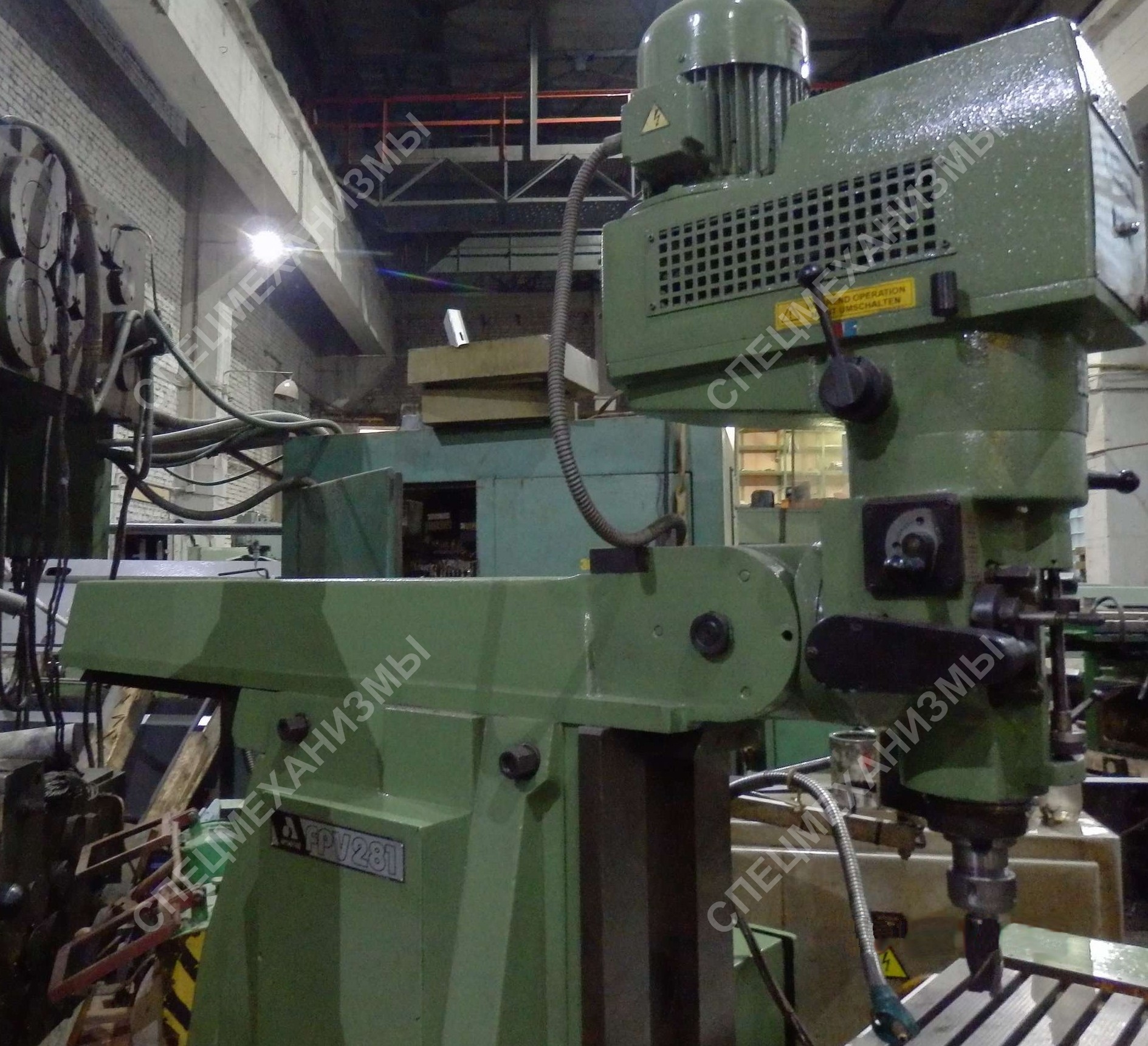 Вертикально-фрезерно-сверлильный станок FPV-281